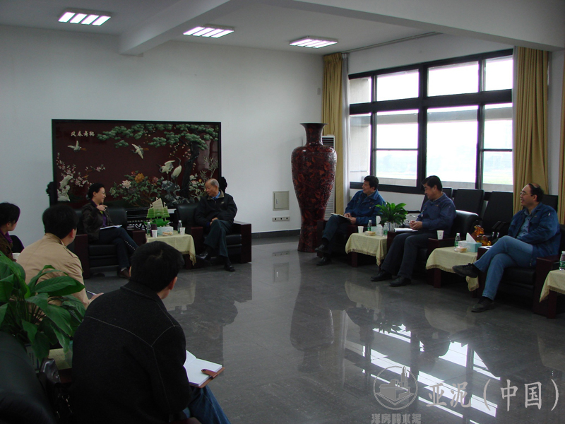 2009年4月3日,彭州市谭学军副书记视察四川亚东 2009年4月3日,彭州市谭学军副书记视察四川亚东