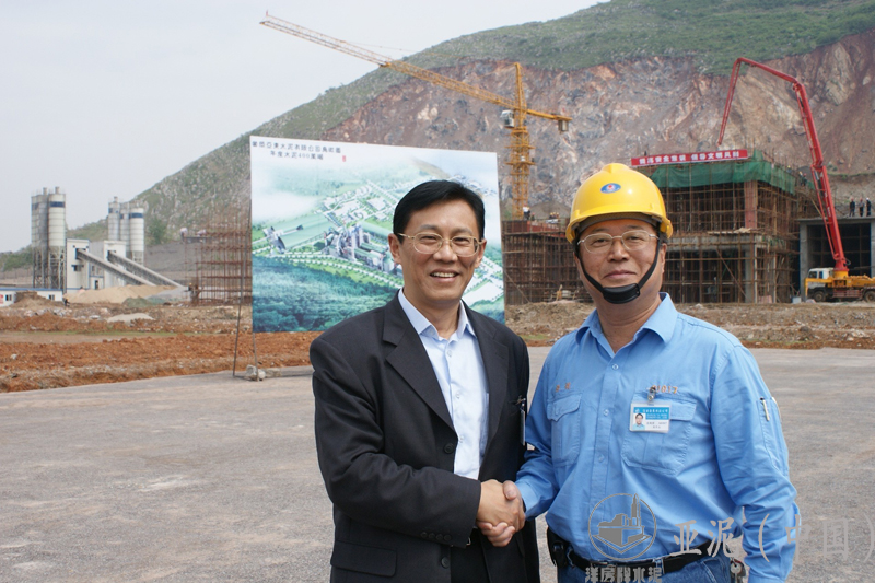 2009年4月,湖北副省长段轮一视察黄冈亚东 2009年4月,湖北副省长段轮一视察黄冈亚东