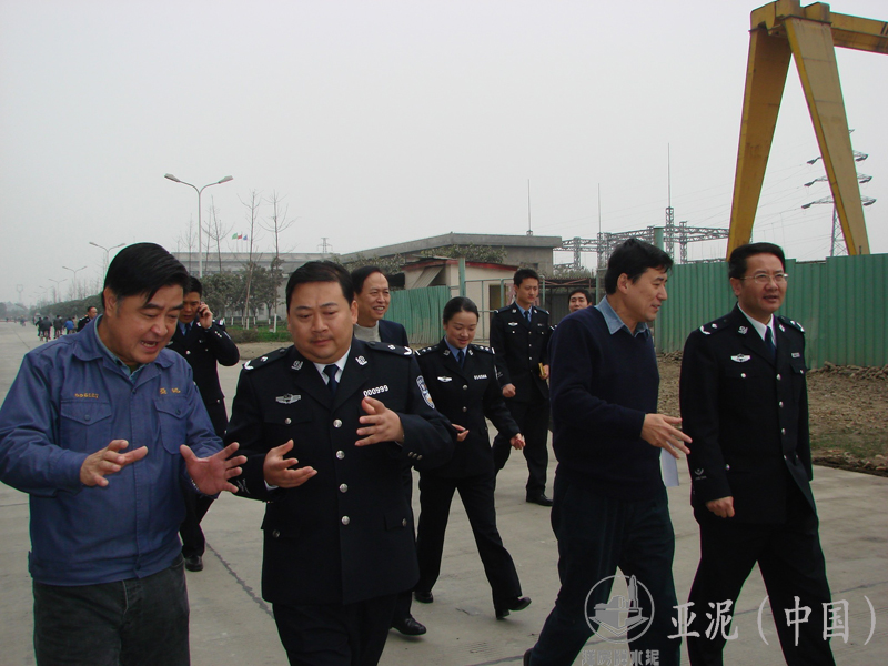 2009年2月11日,成都市公安局与本公司共建平安企业 2009年2月11日,成都市公安局与本公司共建平安企业