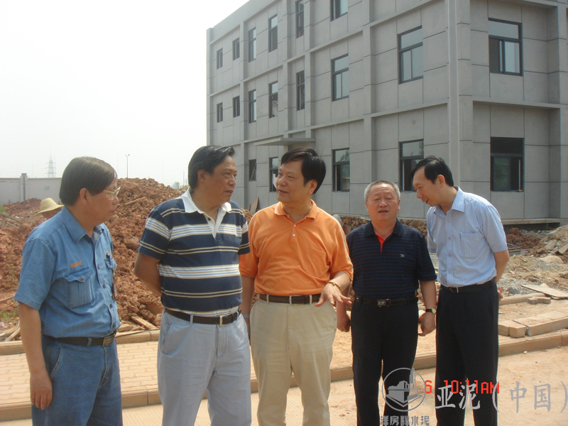 2008年6月6日,原武汉市市委常委,市人大常委会副主任张代重视察湖北亚东 2008年6月6日,原武汉市市委常委,市人大常委会副主任张代重视察湖北亚东