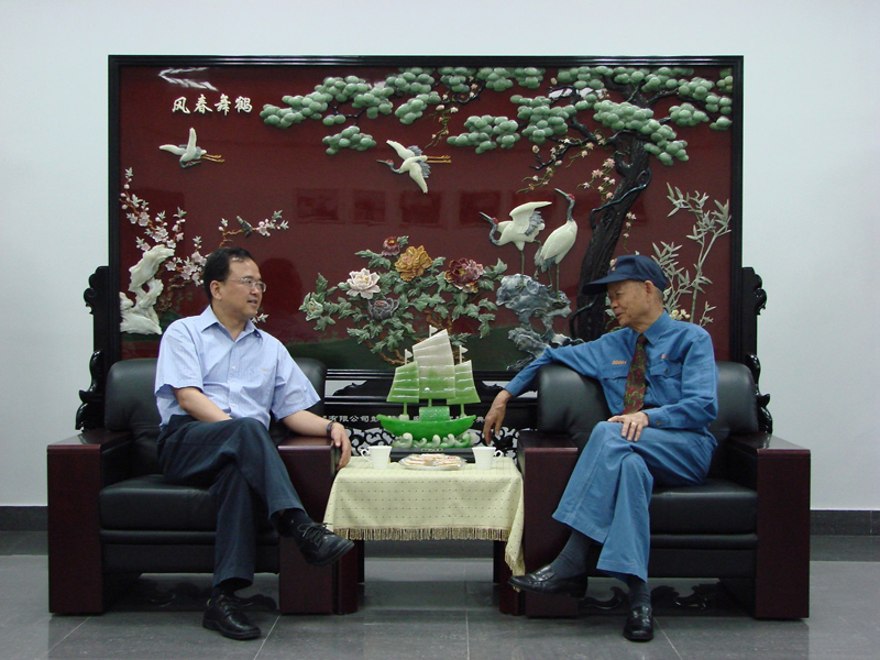 2007年7月3日,彭州市委书记门生视察四川亚东 2007年7月3日,彭州市委书记门生视察四川亚东