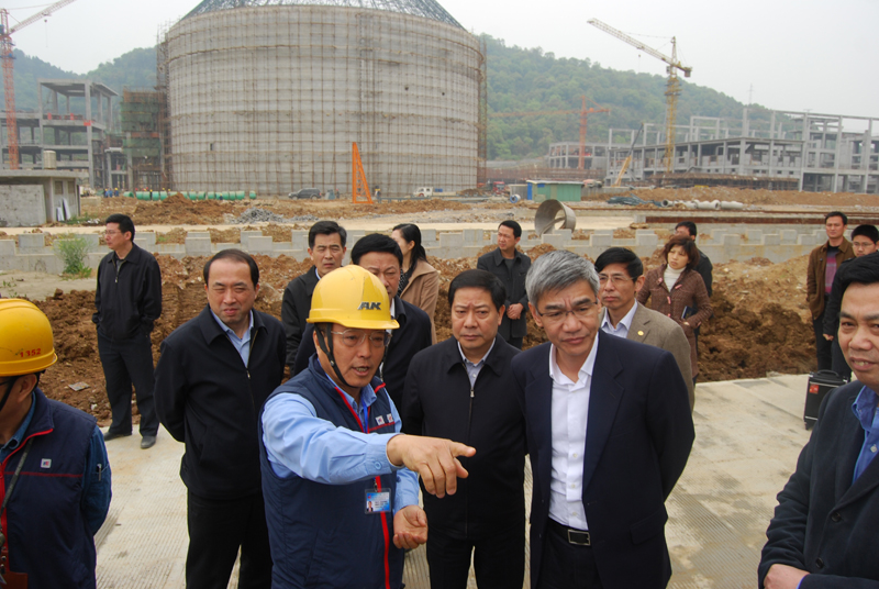 On 3 April 2013, the delegation led by Li Yihuang, vice governor of Jiangxi Province, visited the construction site of No. 5 and No.6 production line of Jiangxi Ya Dong, and was warmly received by Chang Chen-kuen, the general manager. On 3 April 2013, the delegation led by Li Yihuang, vice governor of Jiangxi Province, visited the construction site of No. 5 and No.6 production line of Jiangxi Ya Dong, and was warmly received by Chang Chen-kuen, the general manager.